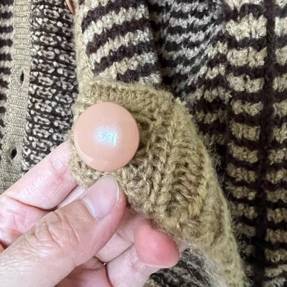 Vintage Japanese cardigan sweater - Picture 8 of 14